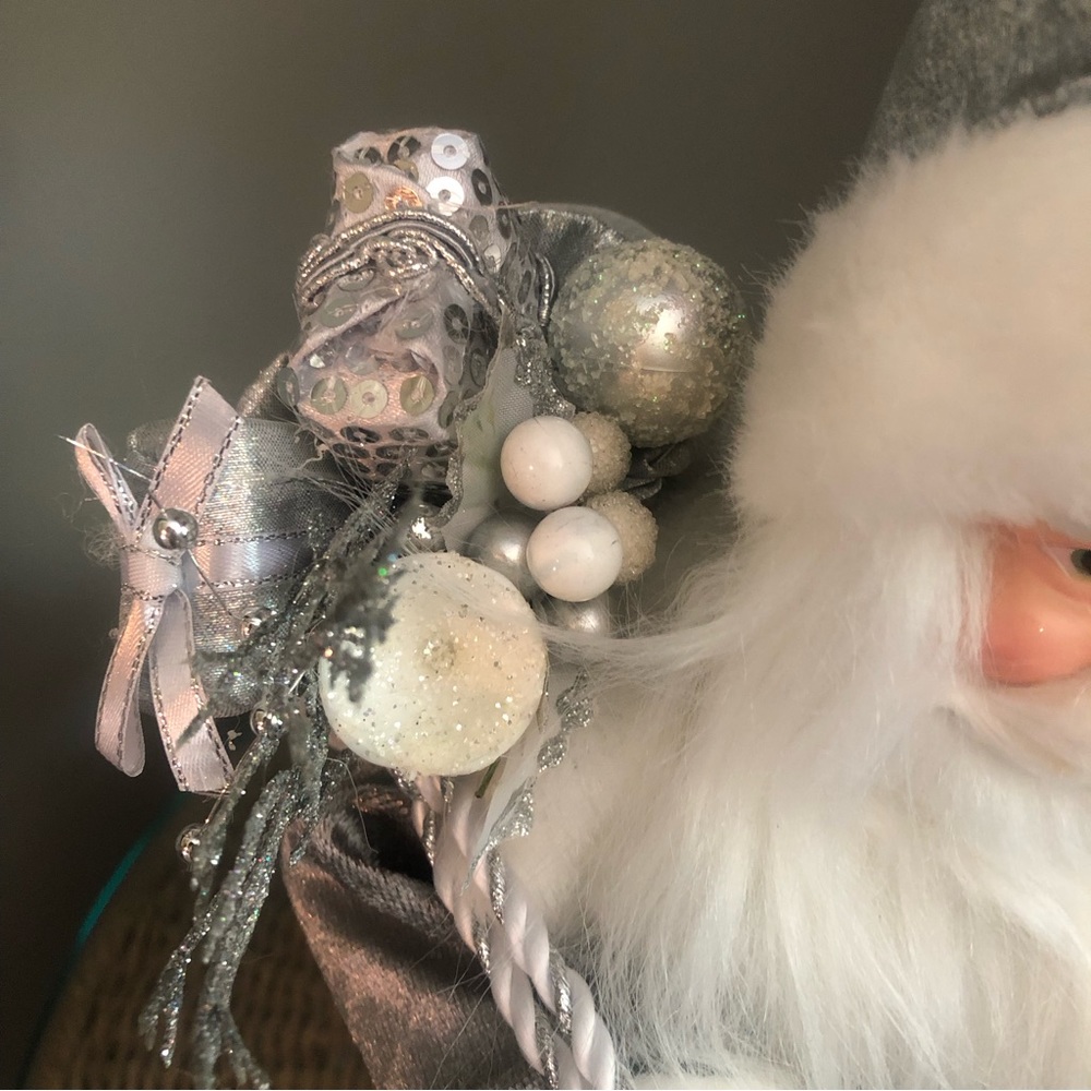 Christmas Stunning Silver Santa 20” Tall NWT Metallic Threads Realistic - Picture 9 of 10